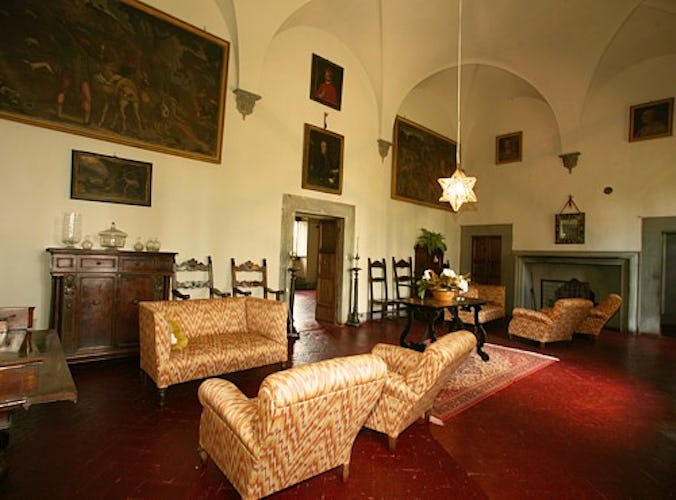 16th century Tuscany villa with antique furnishing at Villa il Turco