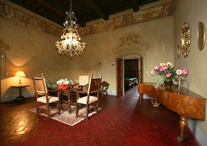 Elegance and charm only 25 minutes from the city center of Florence